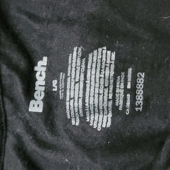 Bench Tshirt - Picture 2 of 2